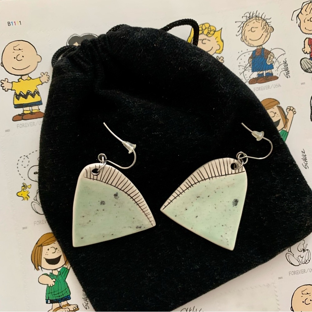 Gorgeous Matching Ceramic Necklace and Earring Set - Picture 4 of 12